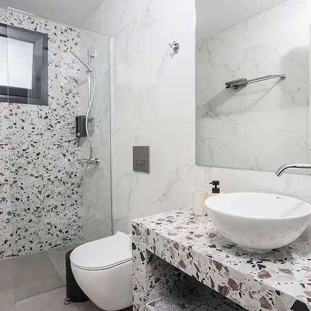Elysian Luxury Палиури